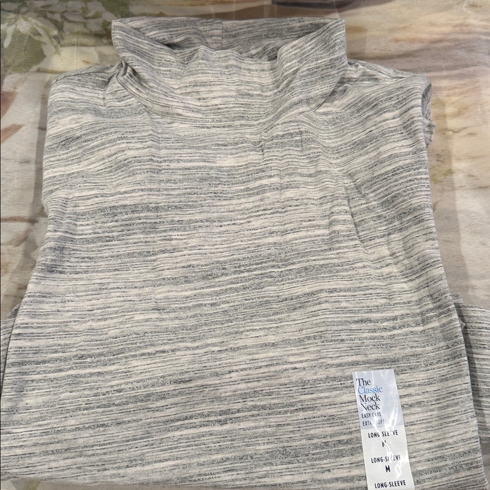 Women's Croft & Barrow Essential Long-Sleeve
Mockneck Top Gray Striped